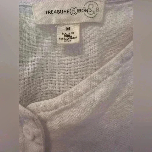 Women’s White Treasure & Bond V neck Button Down Camisole, Size Medium - Picture 7 of 7